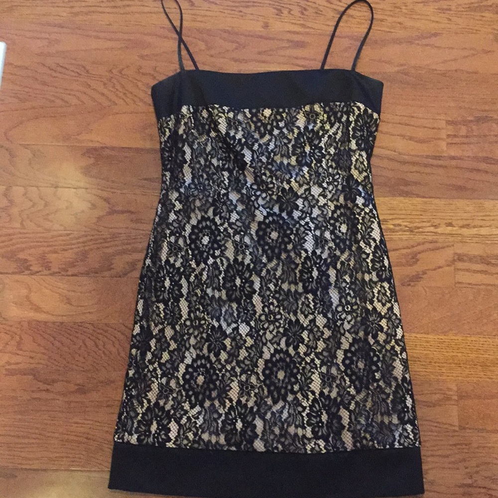Laundry by Shelli Segal black lace cocktail dress